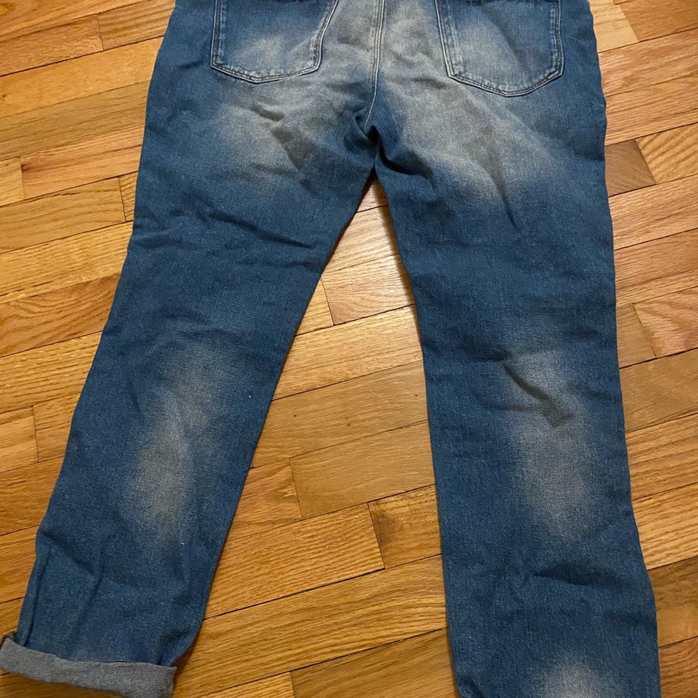 Ripped Capri Jeans